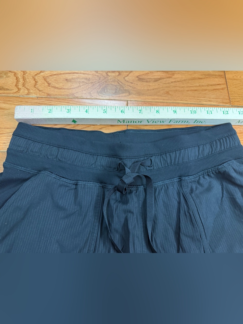 Lululemon Dance Studio High Rise 3.5” Inseam Shorts - Picture 4 of 5